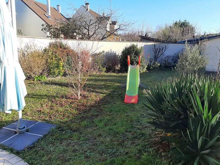 Désherbage et nettoyage de jardin Noisy-le-Grand