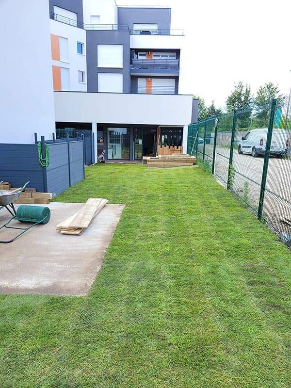 Aide à l'entretien de pelouse et massifs Noisy-le-Grand